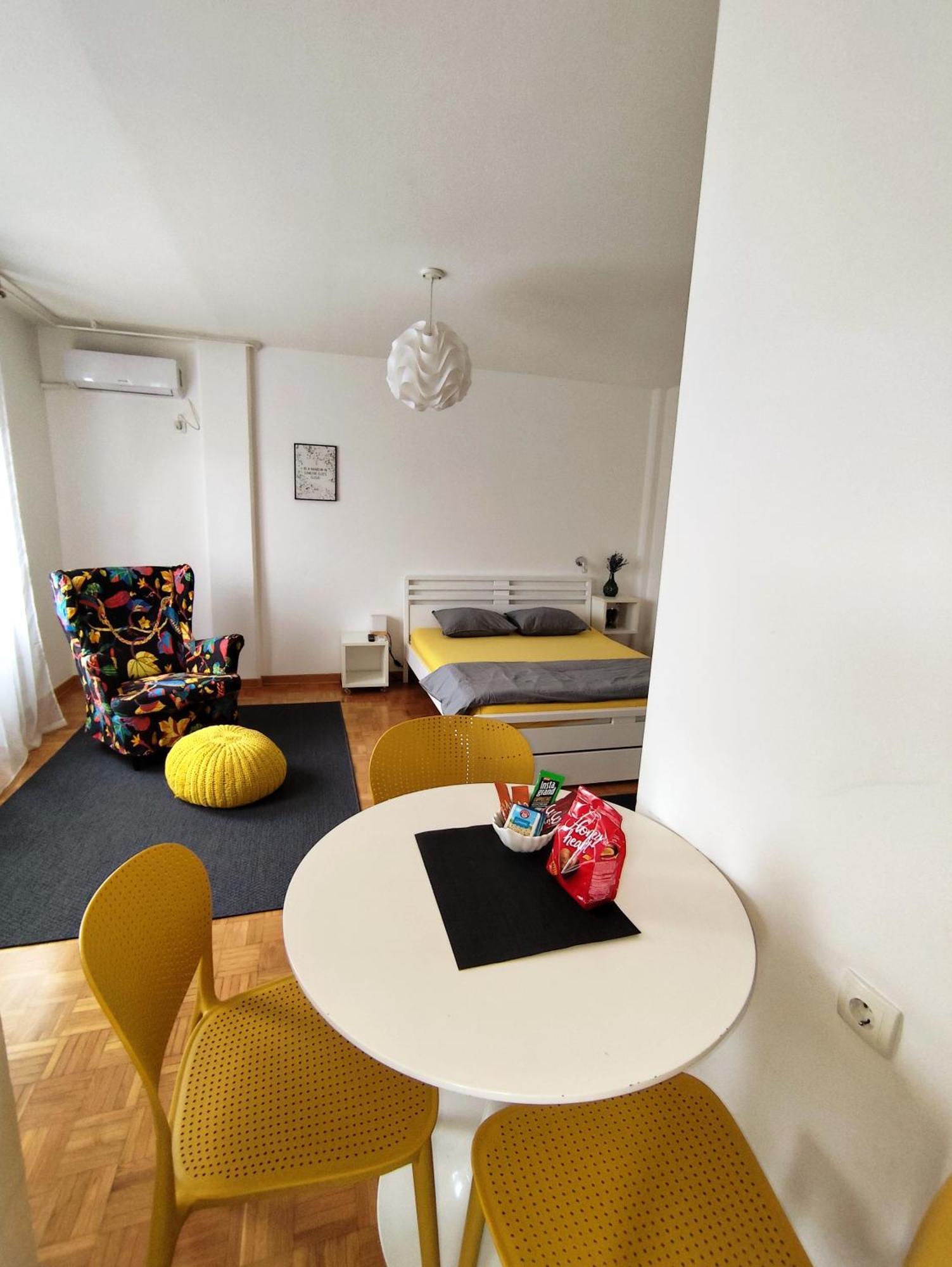 Five Apartment เบลเกรด ภายนอก รูปภาพ